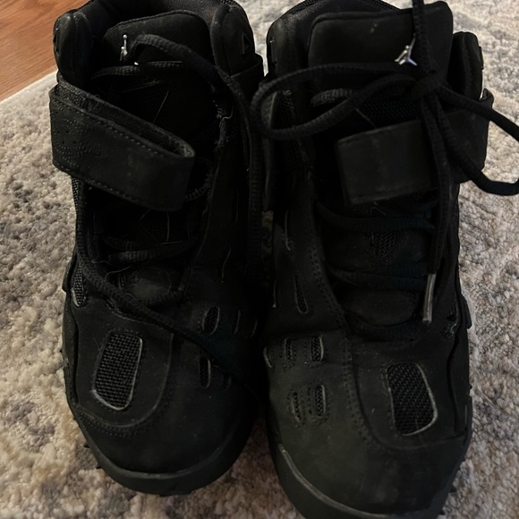 Jordan basketball sneakers - Picture 3 of 3